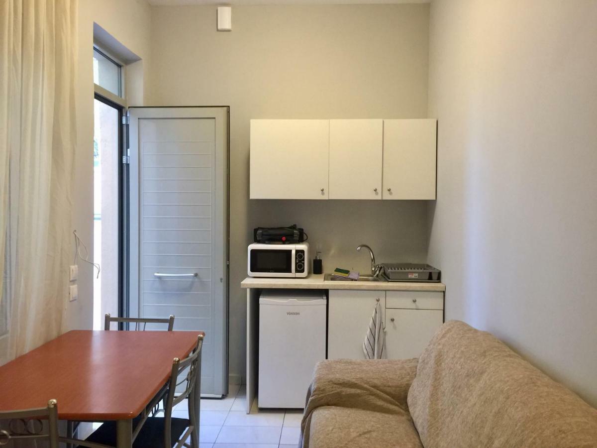 Holodek Apartments Sygrou Parking Athena Bagian luar foto