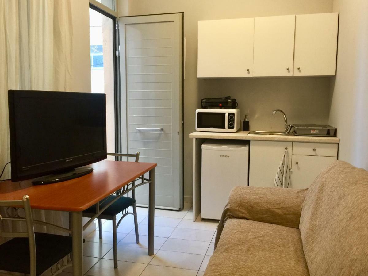 Holodek Apartments Sygrou Parking Athena Bagian luar foto