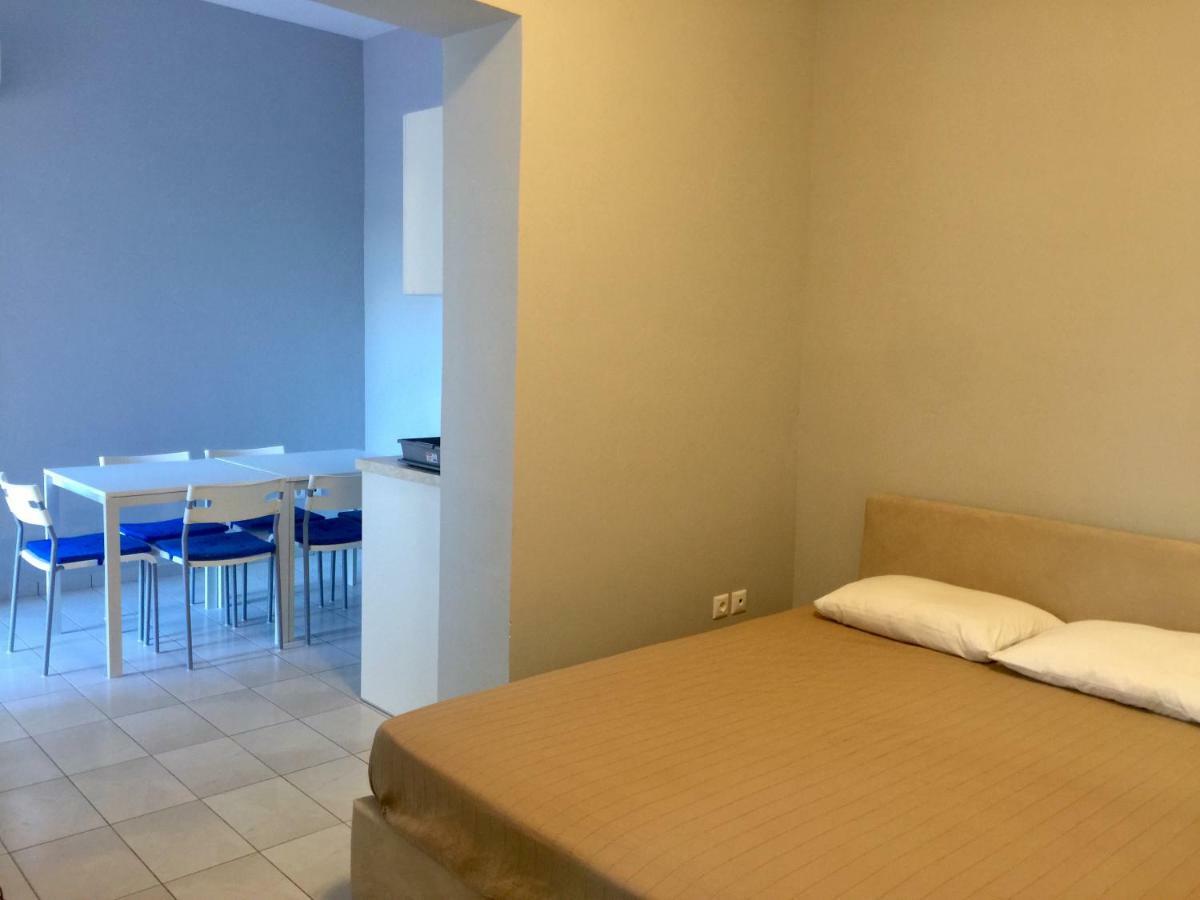 Holodek Apartments Sygrou Parking Athena Bagian luar foto